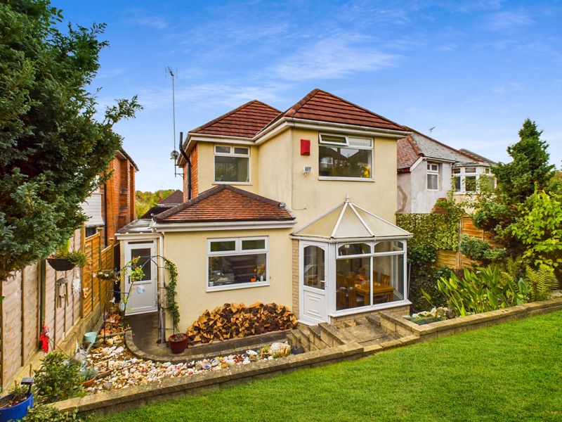 4 bed house for sale in Elm Croft  - Property Image 2