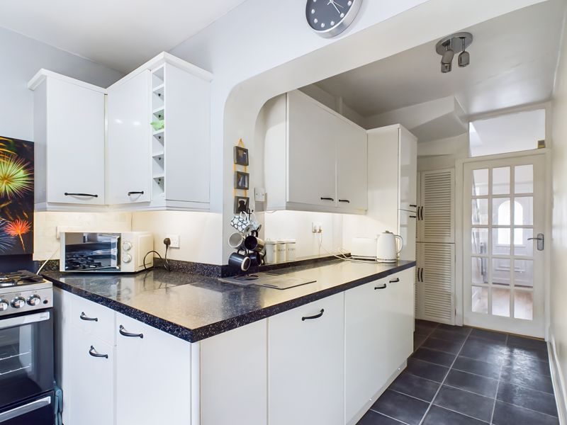4 bed house for sale in Elm Croft  - Property Image 5