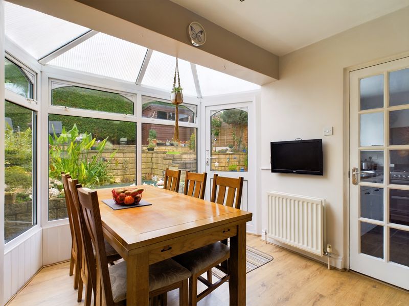 4 bed house for sale in Elm Croft  - Property Image 6