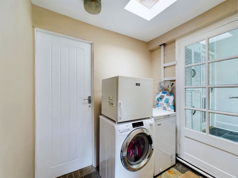 4 bed house for sale in Elm Croft  - Property Image 10