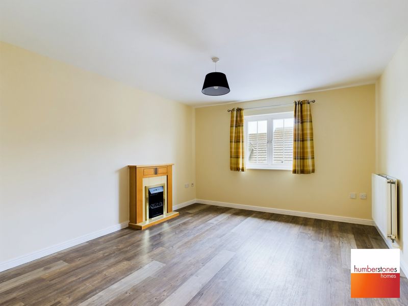 2 bed flat for sale in Wycherley Way  - Property Image 3