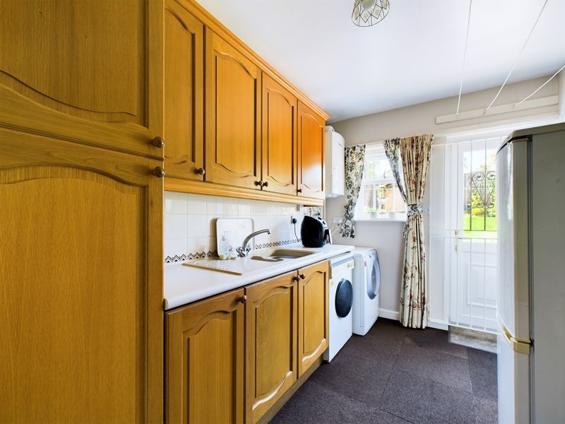 3 bed house for sale in Trevanie Avenue 10