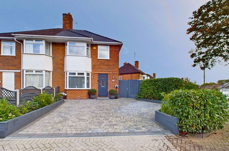3 bed house for sale in Quinton Lane  - Property Image 1