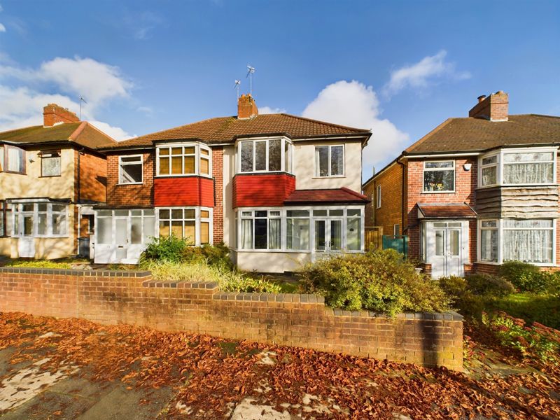 3 bed house for sale in Wolverhampton Road South 1