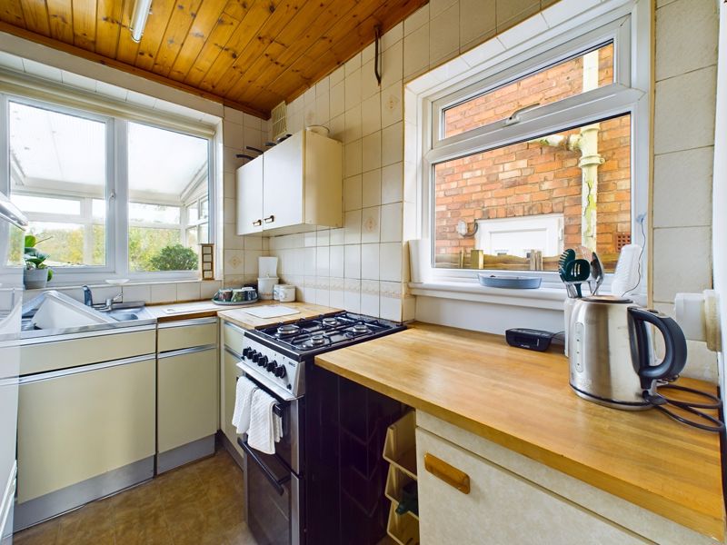 3 bed house for sale in Wolverhampton Road South 4