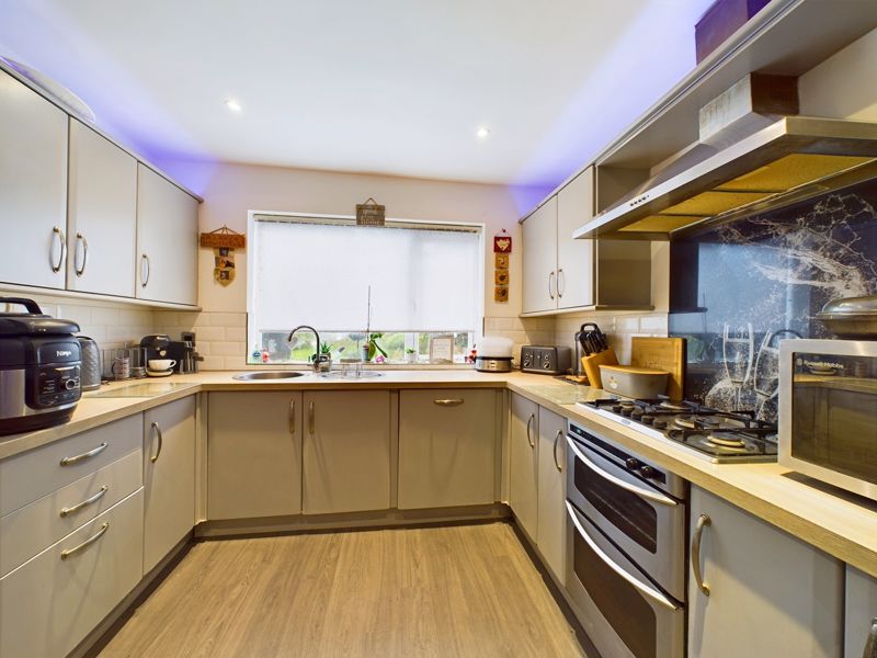 3 bed house for sale in Holly Road  - Property Image 14