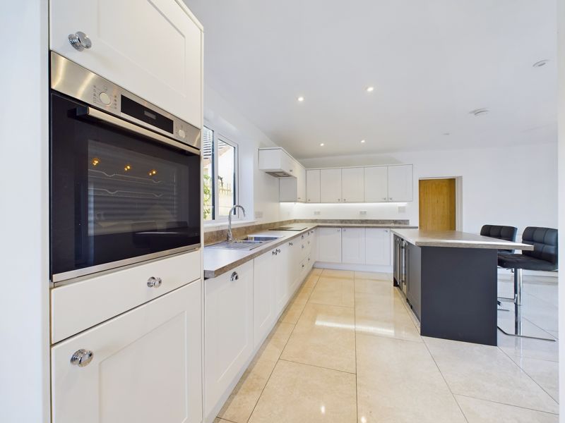 3 bed house for sale in Long Lane 3