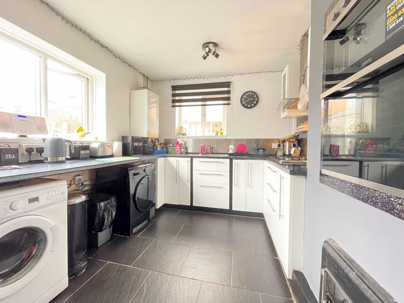 3 bed house for sale in Plimsoll Grove 3