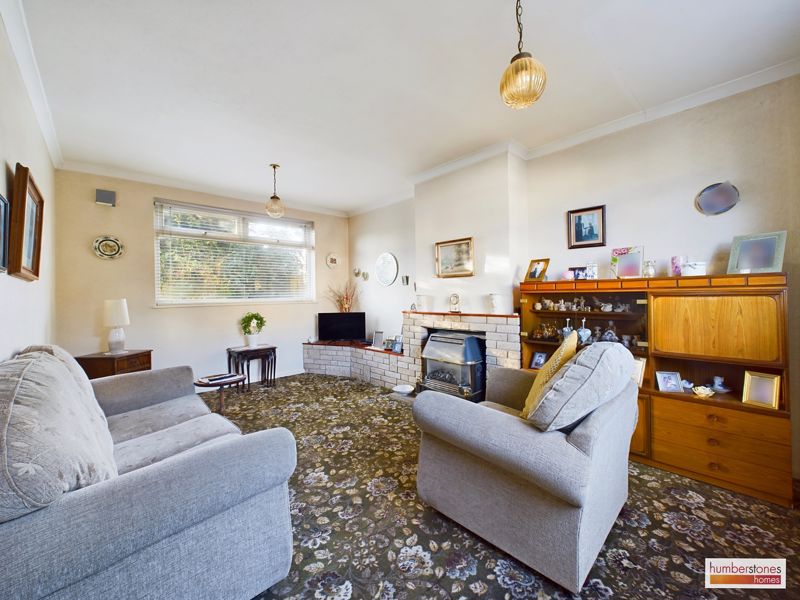 3 bed house for sale in Broadway  - Property Image 2