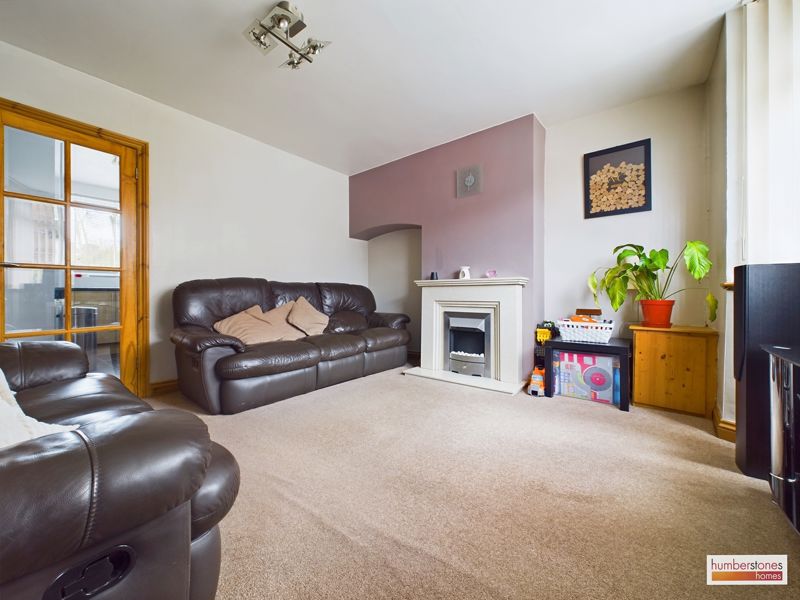 3 bed house for sale in Pinkney Place 2
