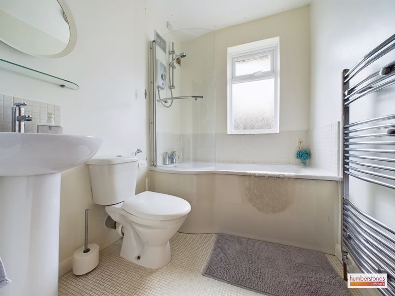 3 bed house for sale in Pinkney Place 6