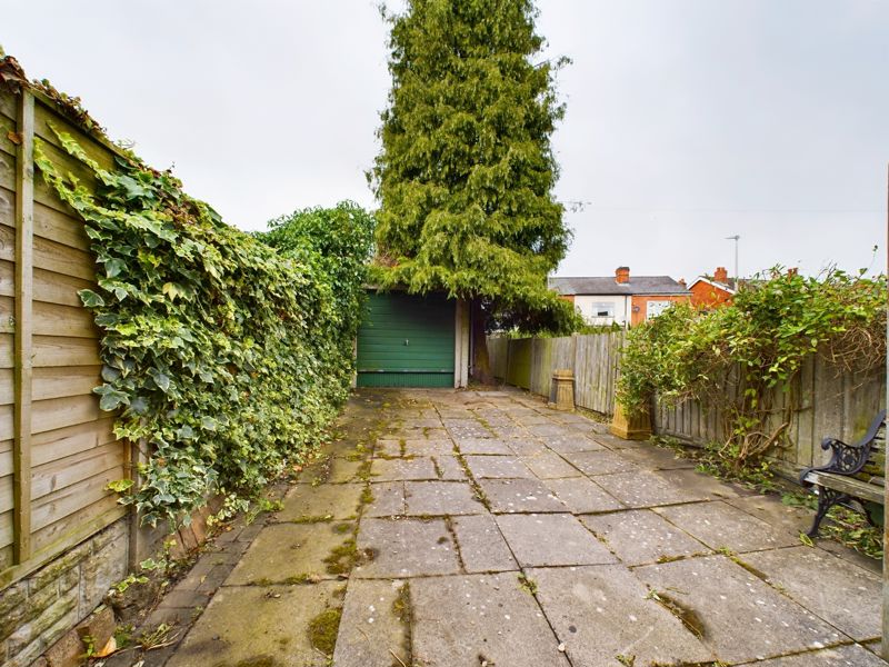 2 bed house for sale in Bishopton Road 5