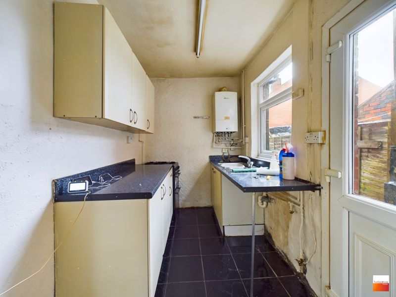 3 bed house for sale in Causeway Green Road 5