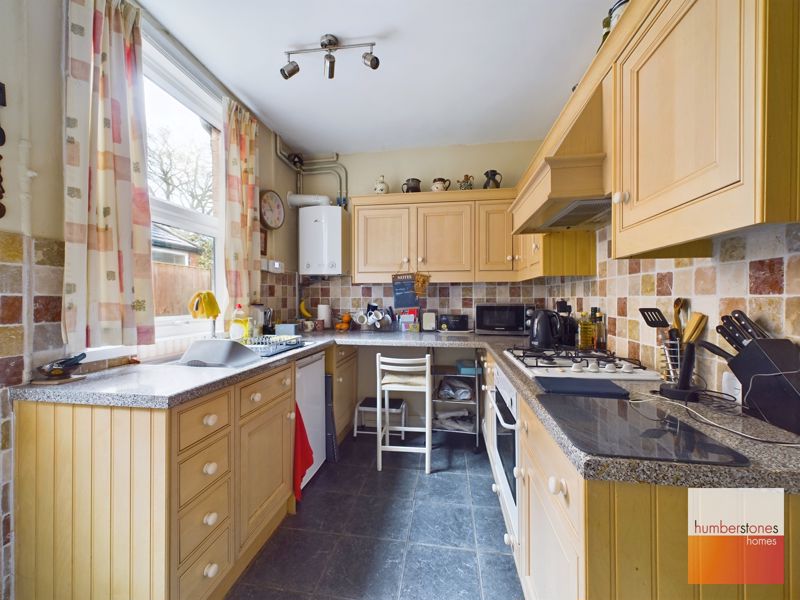 2 bed house for sale in Vicarage Road 4
