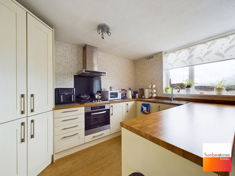 3 bed house for sale in Middle Leasow 4