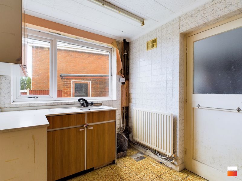 3 bed house for sale in Narrow Lane 10