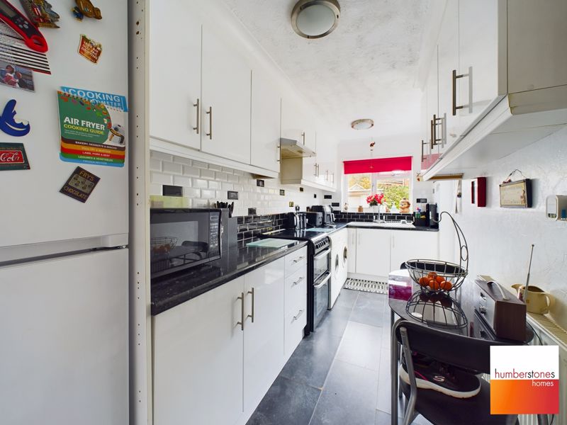 3 bed house for sale in Castle Road West  - Property Image 4