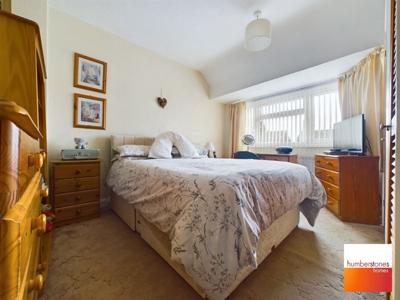 3 bed house for sale in Castle Road West 8