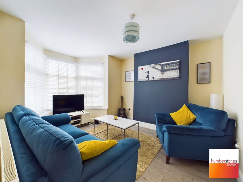 3 bed house for sale in Quinton Lane 2