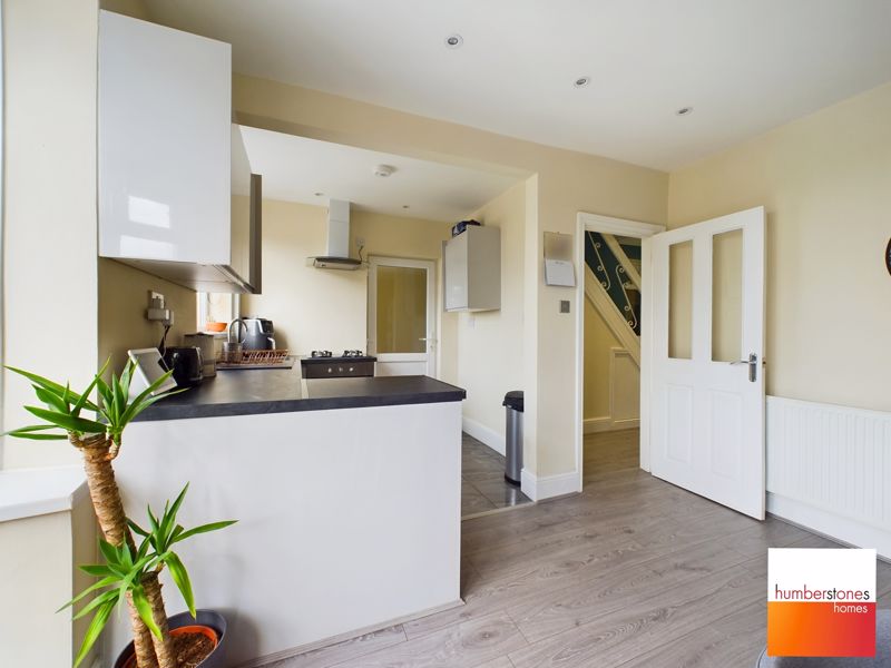 3 bed house for sale in Quinton Lane 13