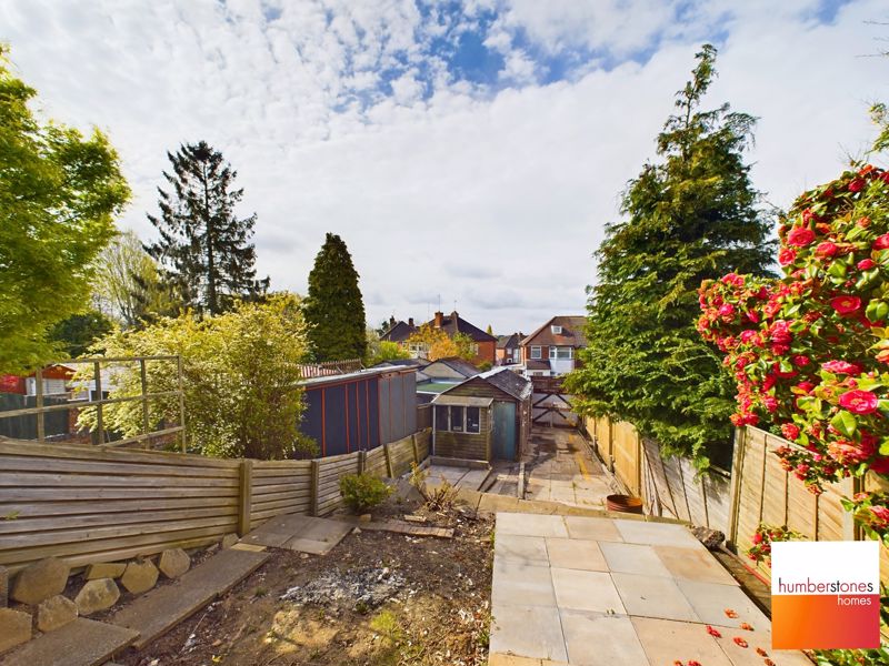 3 bed house for sale in Quinton Lane 16