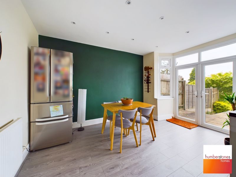3 bed house for sale in Quinton Lane 3