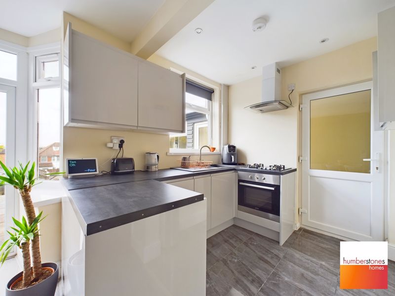 3 bed house for sale in Quinton Lane 6