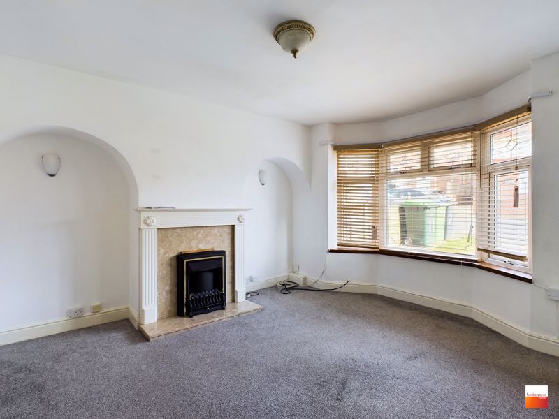 3 bed house for sale in Harvest Road  - Property Image 2