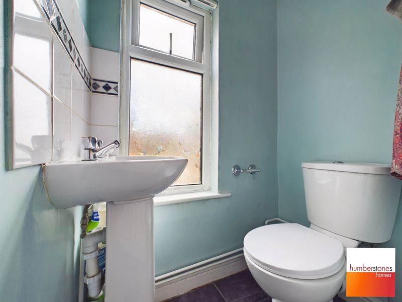 3 bed house for sale in Swindon Road 13