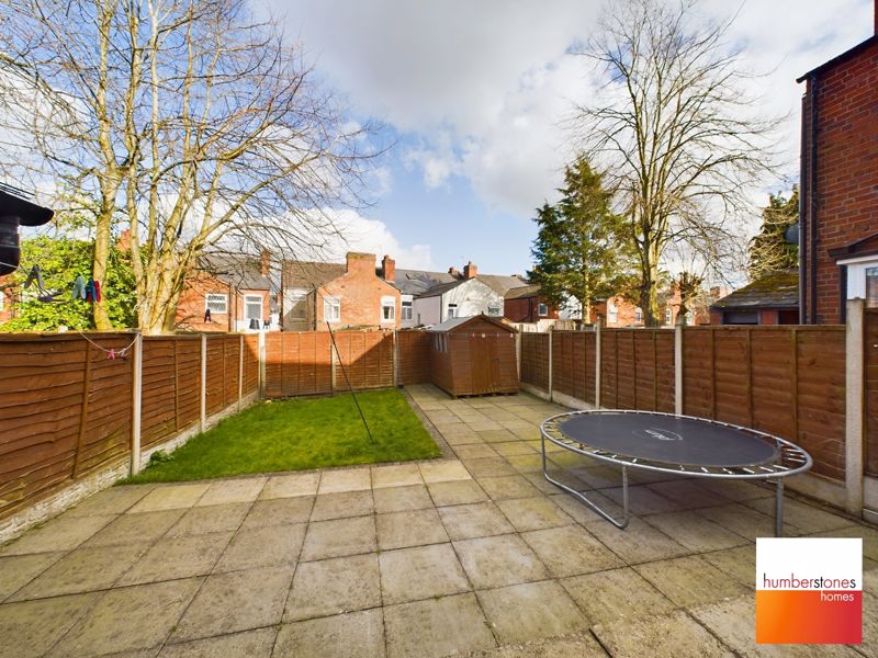 3 bed house for sale in Swindon Road 5
