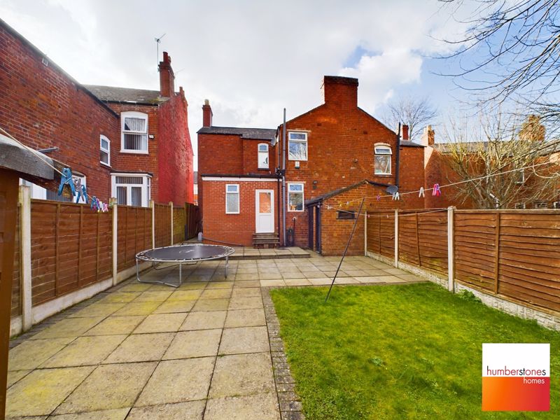 3 bed house for sale in Swindon Road 10