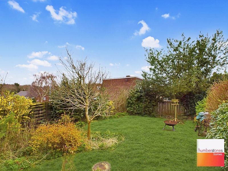 3 bed house for sale in Worcester Road 4