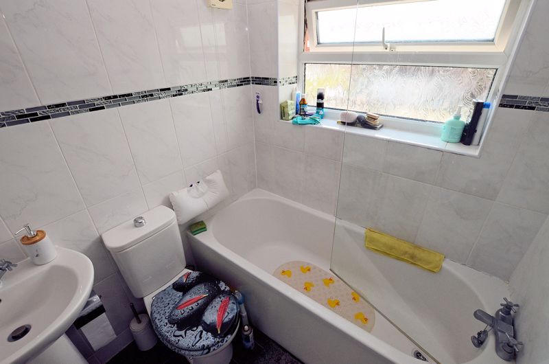 3 bed house for sale in Castle Road West 7