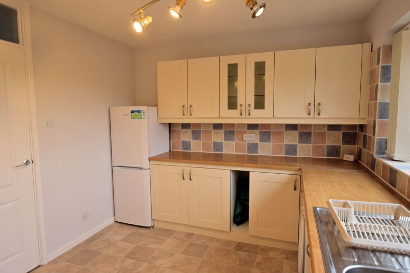 2 bed flat to rent in Stour Close 18