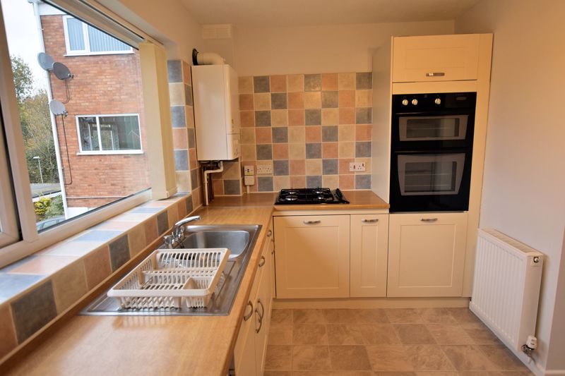 2 bed flat to rent in Stour Close 3