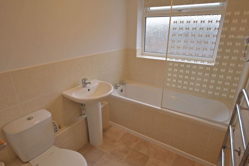 2 bed flat to rent in Stour Close 9
