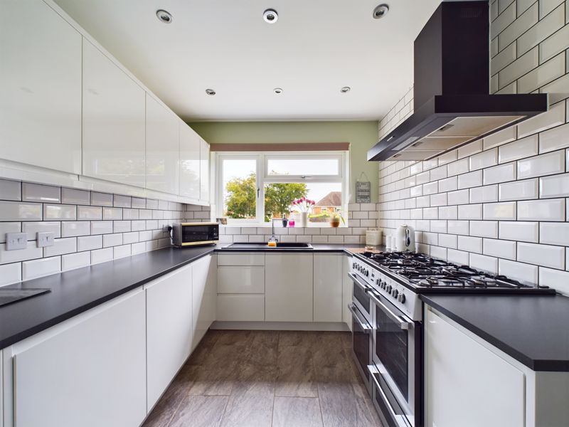 3 bed house for sale in Apsley Road 2