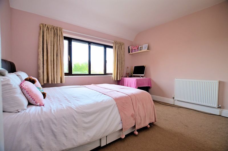 4 bed house for sale in Edenhall Road  - Property Image 6