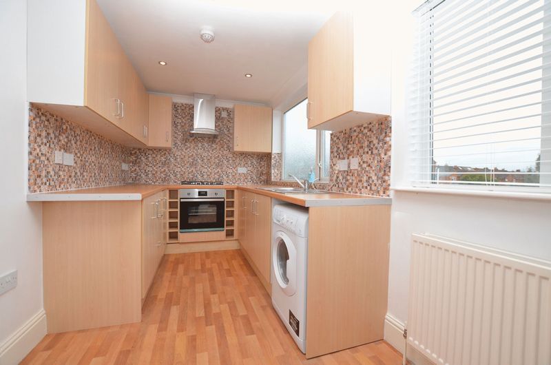 2 bed flat to rent in St Marys Road 1