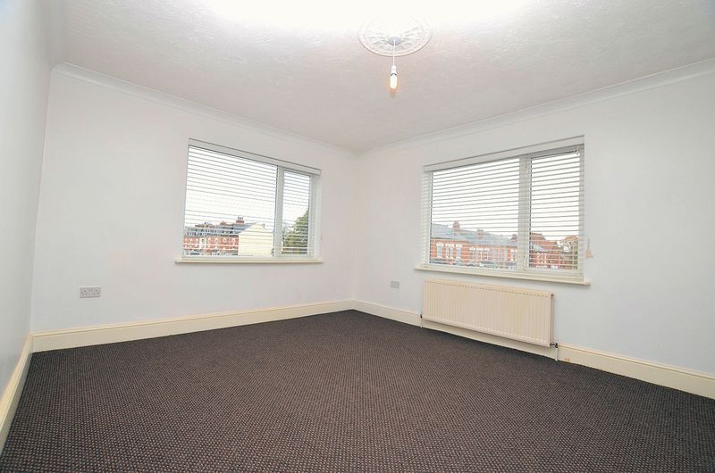 2 bed flat to rent in St Marys Road  - Property Image 4