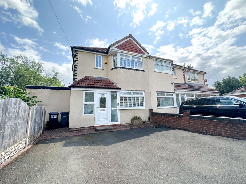 2 bed house to rent in White Road - Property Image 1