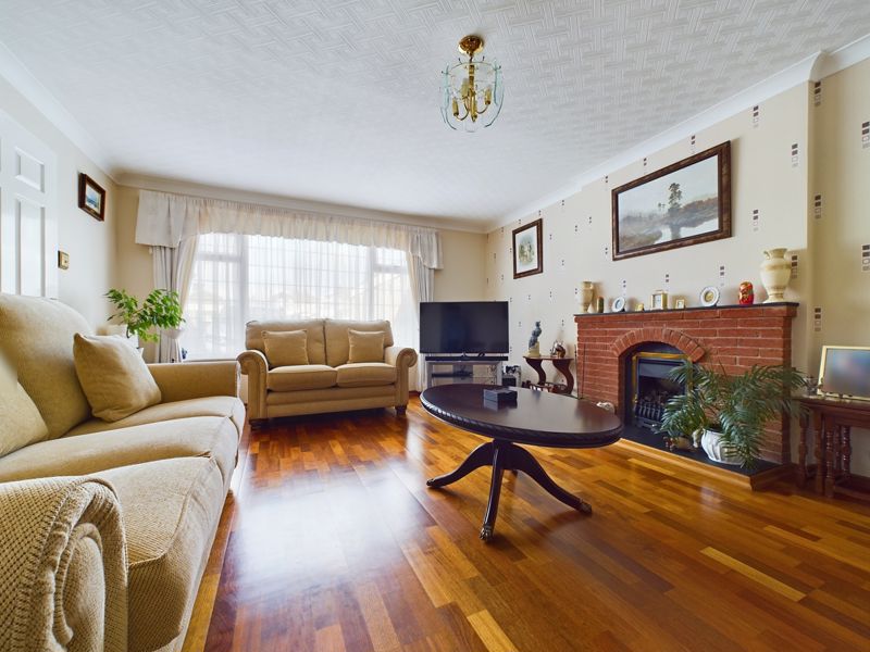 2 bed bungalow for sale in Forest Road  - Property Image 2