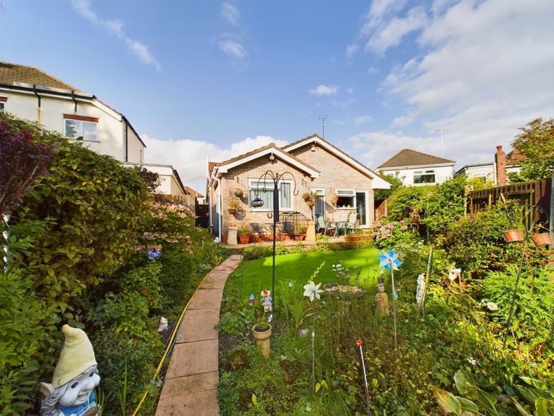 2 bed bungalow for sale in Forest Road  - Property Image 17