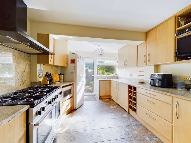 2 bed bungalow for sale in Forest Road  - Property Image 4