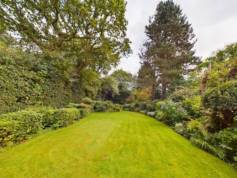 2 bed bungalow for sale in Forest Road  - Property Image 5