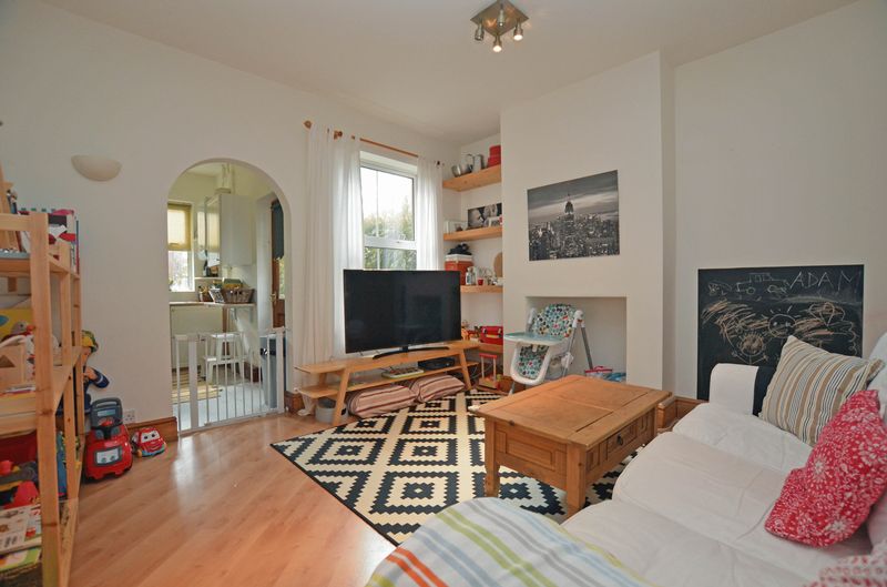 2 bed house to rent in Clifford Road  - Property Image 3