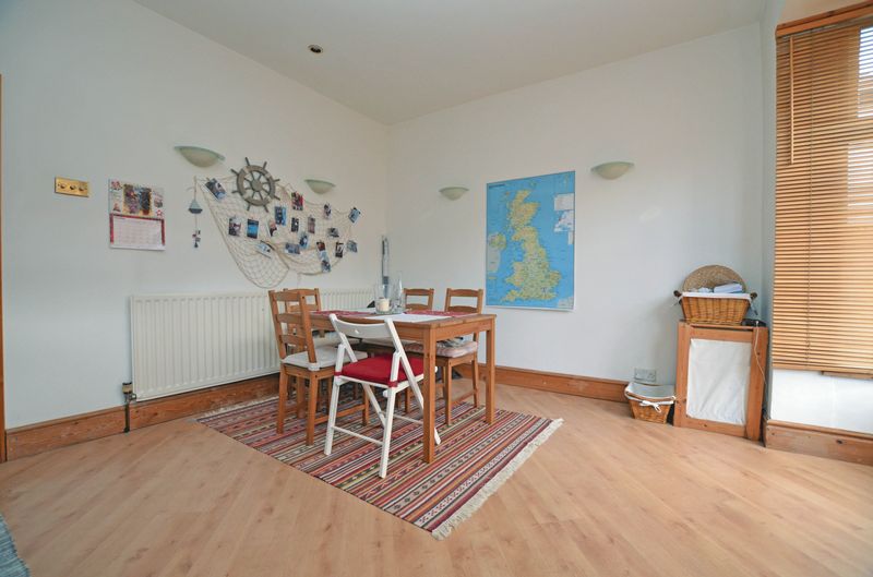 2 bed house to rent in Clifford Road  - Property Image 5