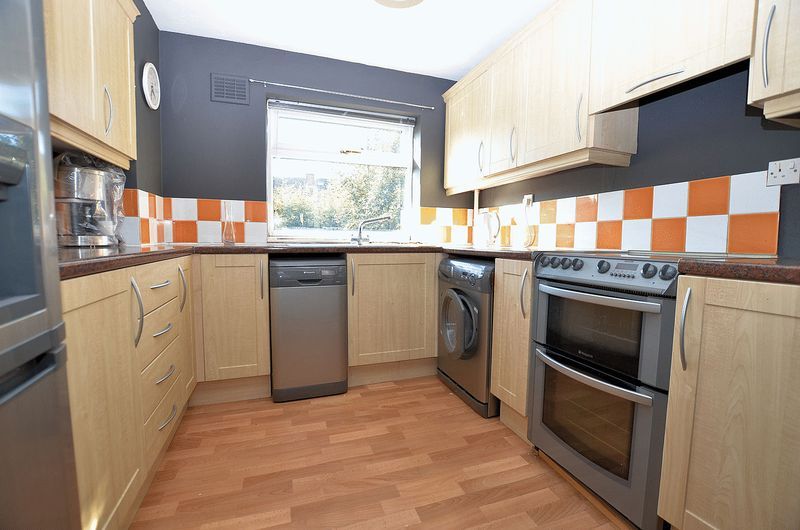 2 bed flat to rent in Harden Manor Court  - Property Image 2