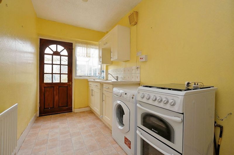 3 bed house for sale in Thompson Road  - Property Image 5