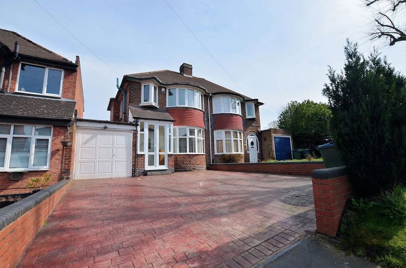 3 bed house for sale in Moat Road 1